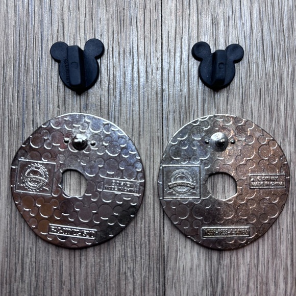 Authentic Disney Pins Donut - Picture 2 of 2